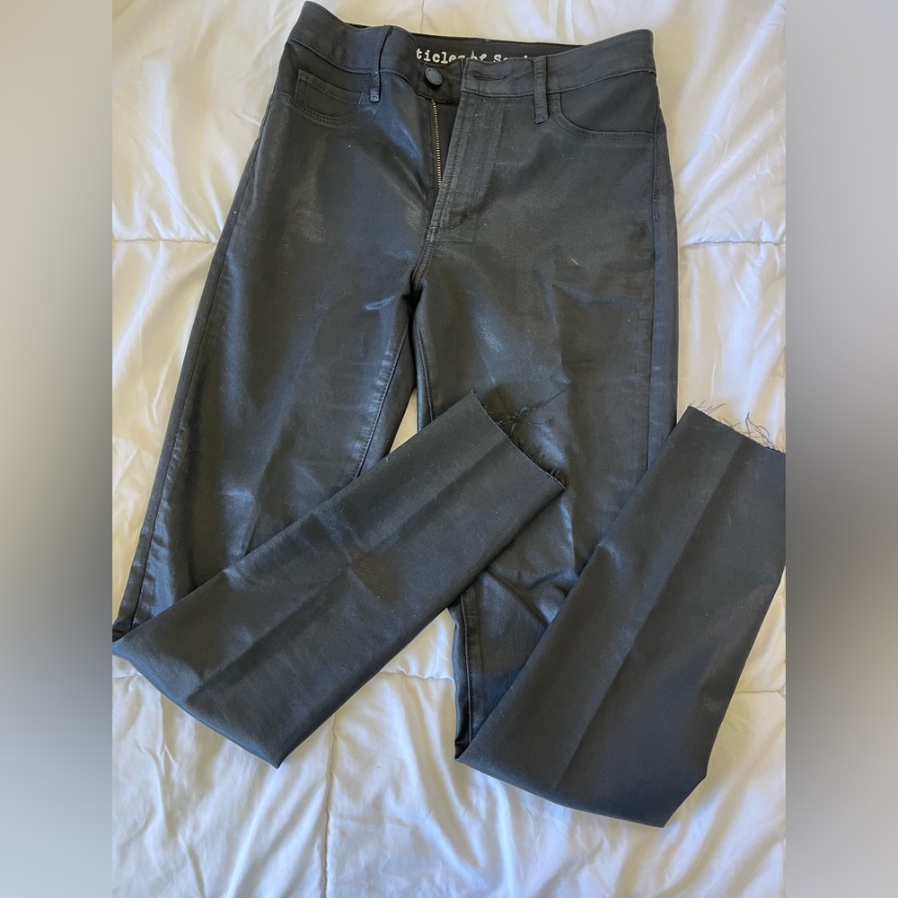 ARTICLES OF SOCIETY Woman’s liquid oil leather look. size 25